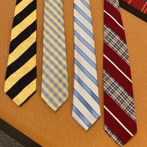 4 Elegant Striped Tie Set Silk and Polyester